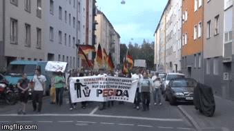 ready-to-fight:

Capture the Flag! of right-wing idiots (Nuremberg / Germany)Full Video here:https://www.youtube.com/watch?v=khW5gUxHQ08