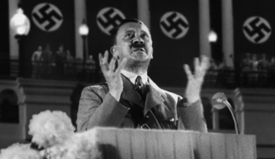 Hitler hält eine Rede